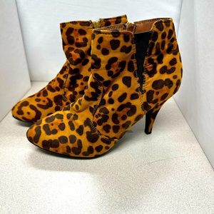 Bamboo brand cheetah print stiletto heel boots. Size 7. Bin#4